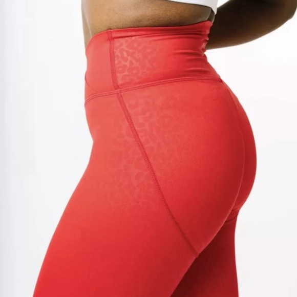 Zyia Active Scrunchie Red‎ Leopard Leggings Size 8/10 Light N Tight High Waist - Picture 4 of 10